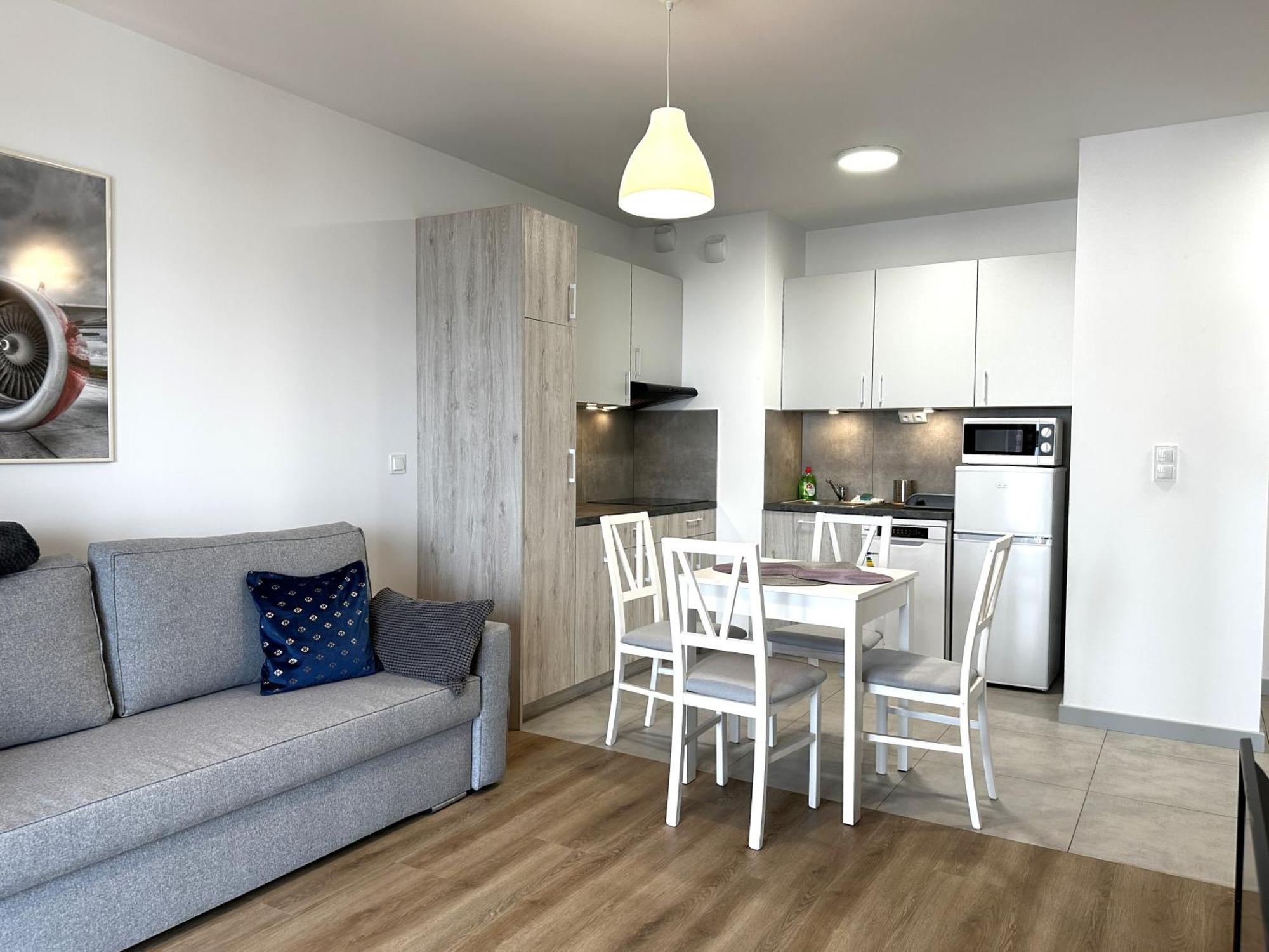 Apartament Lotnisko Chopina Airport 4
